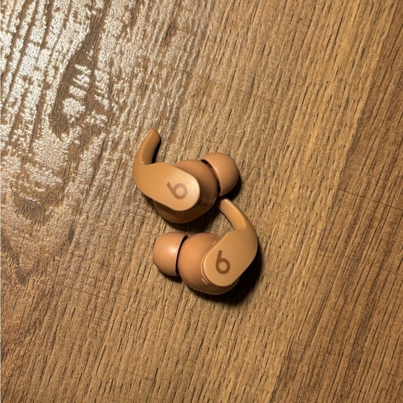 Kim Kardashian Beats Fit Pro Earbuds - Picture 7 of 12